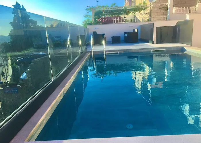 Apartment Pero&Mika With Swimming Pool
